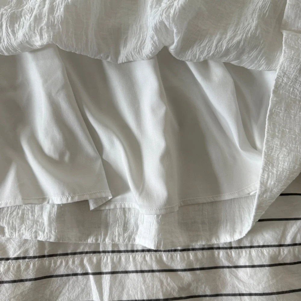 Club Monaco Tiered Cloud Dress / size M - Picture 7 of 11